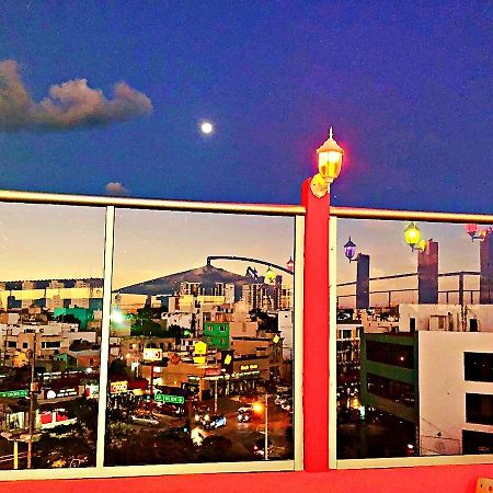 Hotel Versalles Suites Cancún Kültér fotó