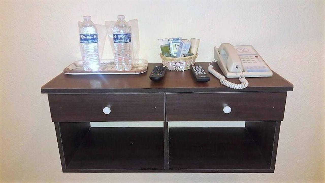 Hotel Versalles Suites Cancún Kültér fotó