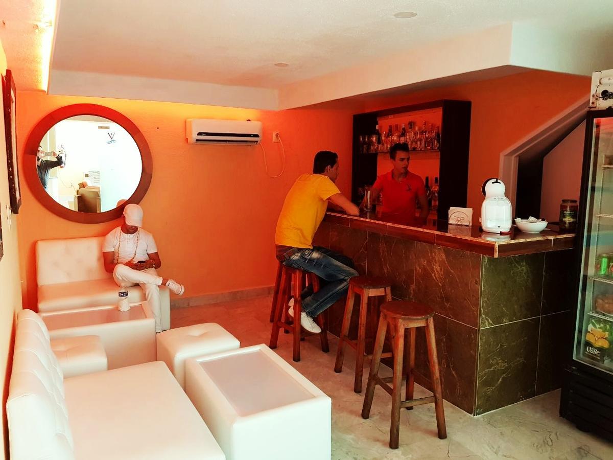 Hotel Versalles Suites Cancún Kültér fotó