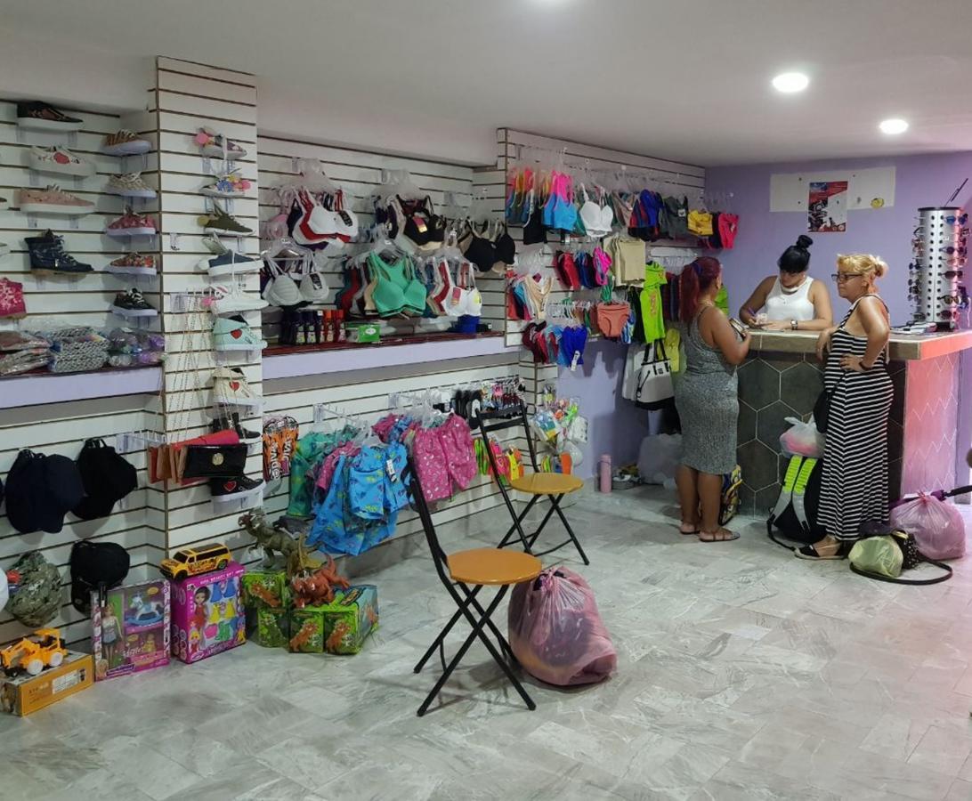 Hotel Versalles Suites Cancún Kültér fotó