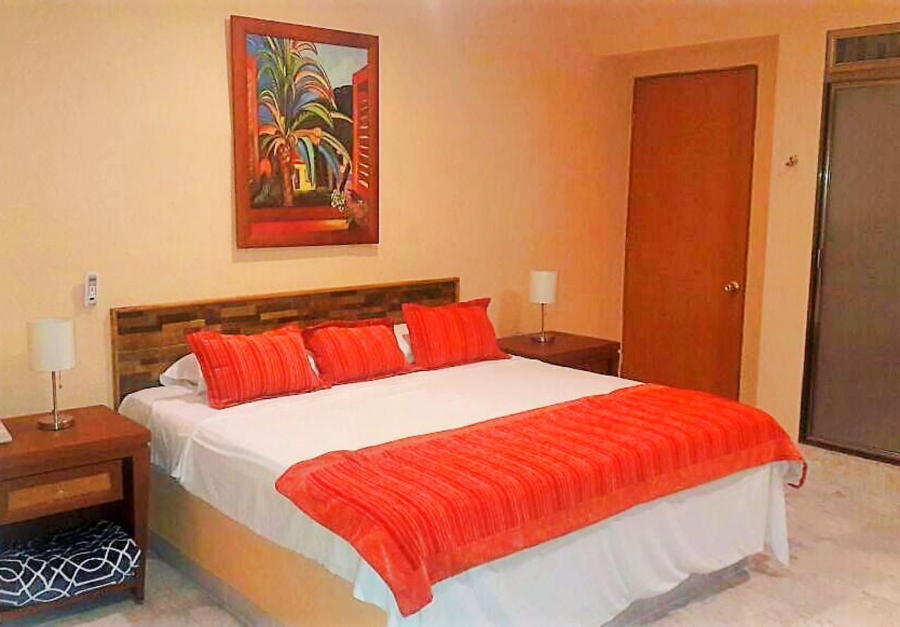 Hotel Versalles Suites Cancún Kültér fotó