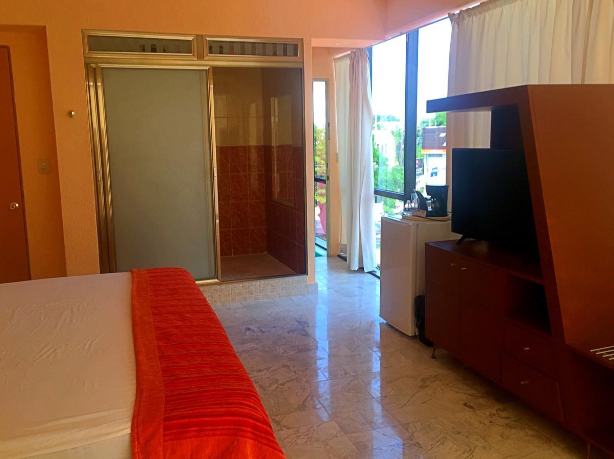 Hotel Versalles Suites Cancún Kültér fotó