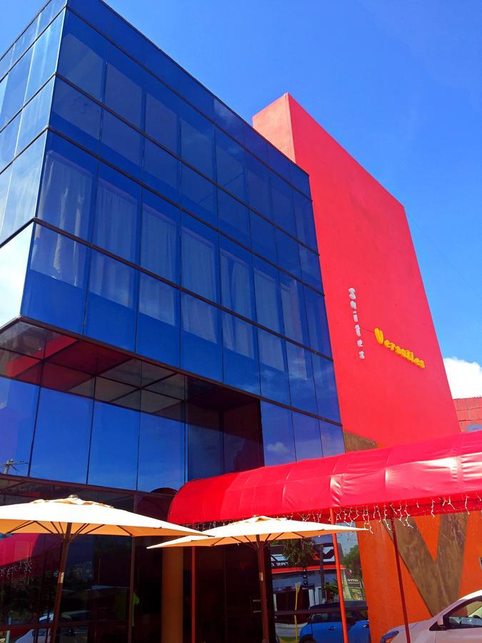 Hotel Versalles Suites Cancún Kültér fotó