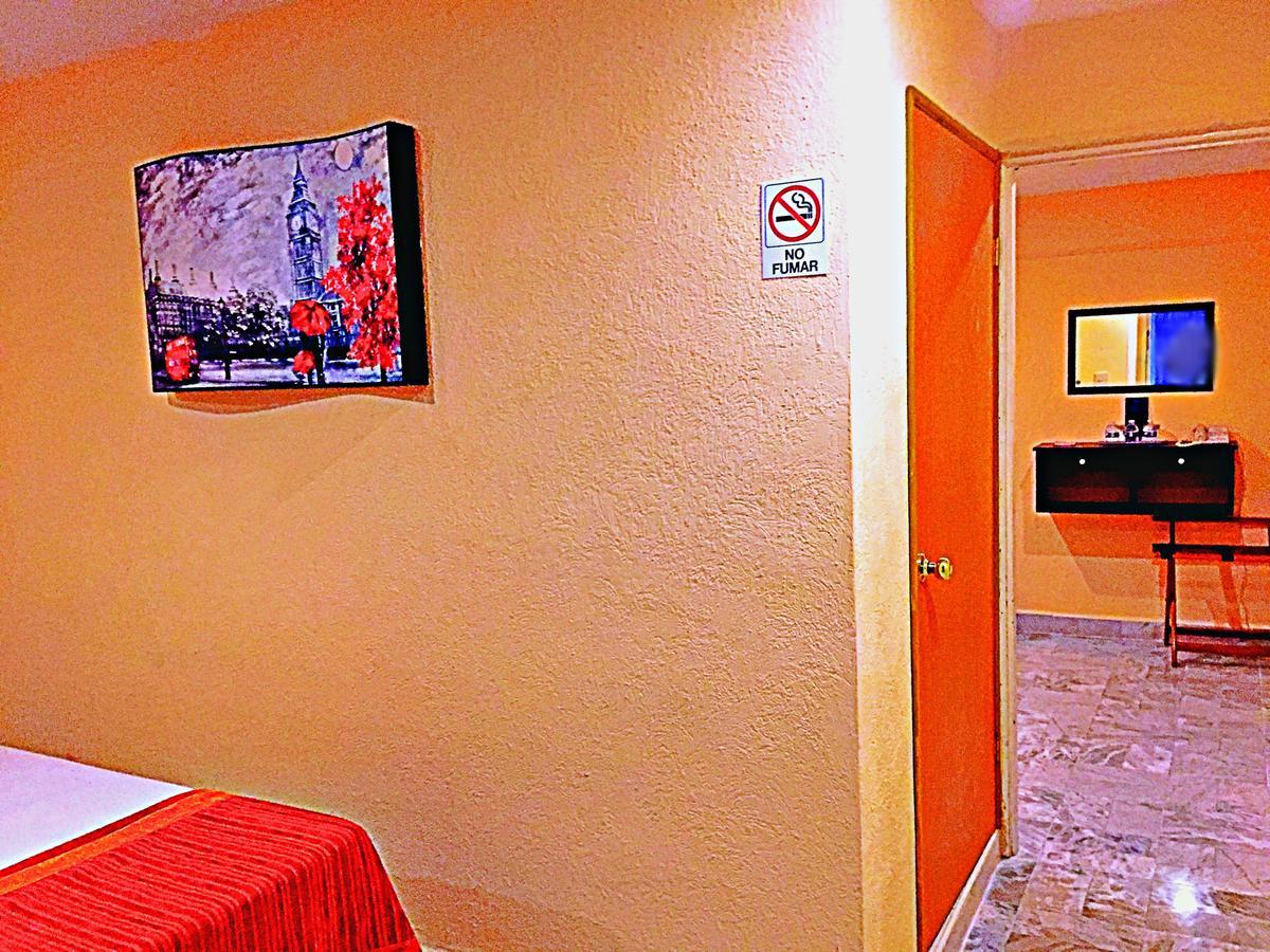 Hotel Versalles Suites Cancún Kültér fotó