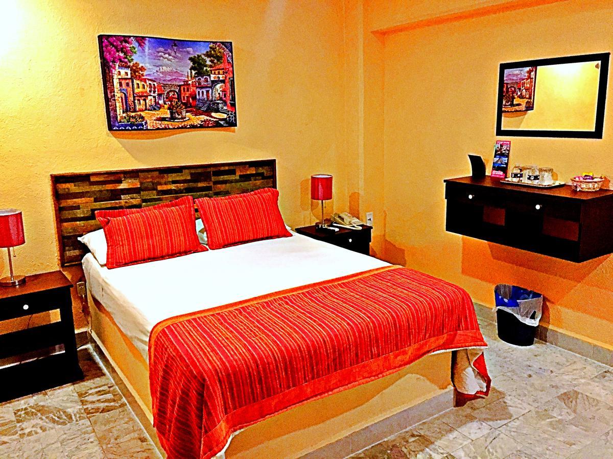 Hotel Versalles Suites Cancún Kültér fotó