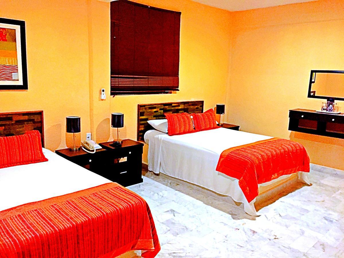 Hotel Versalles Suites Cancún Kültér fotó