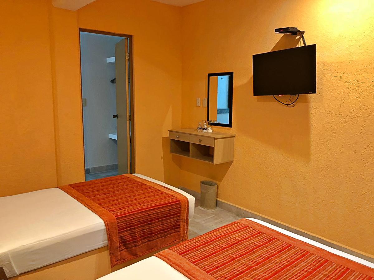 Hotel Versalles Suites Cancún Kültér fotó